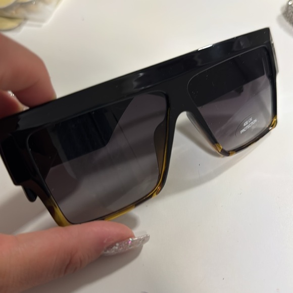 ❤ ❤ Sunglasses ❤ ❤ - Picture 3 of 3